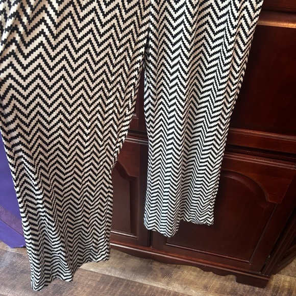 Robert Louis Chevron Pattern Jumpsuit - Picture 4 of 4